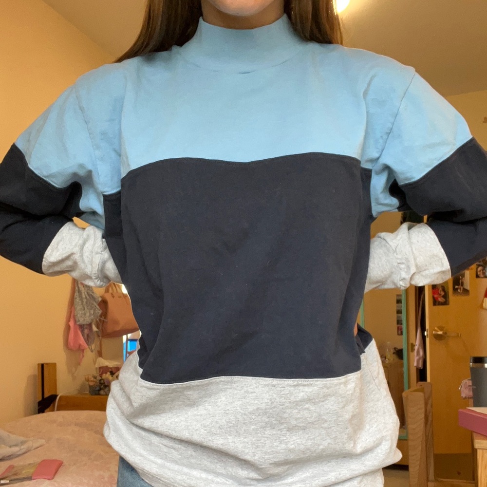 Aritzia lightweight, long sleeve top